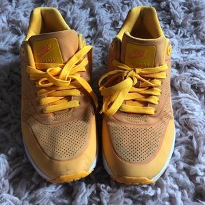 Nike air max